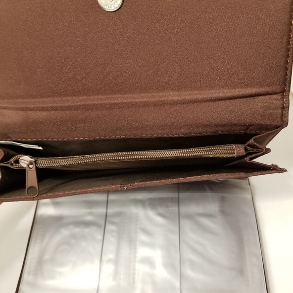 Rising Sun Embossed Leather Wallet NWOT Women's - Picture 5 of 7